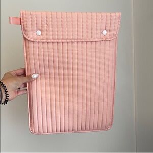 🎀Pink Quilted Laptop Case🎀